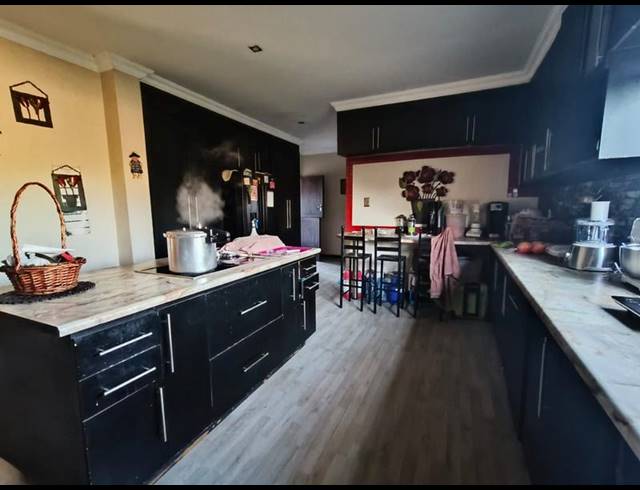 3 BEDROOM HOUSE FOR SALE IN SUIDERBERG